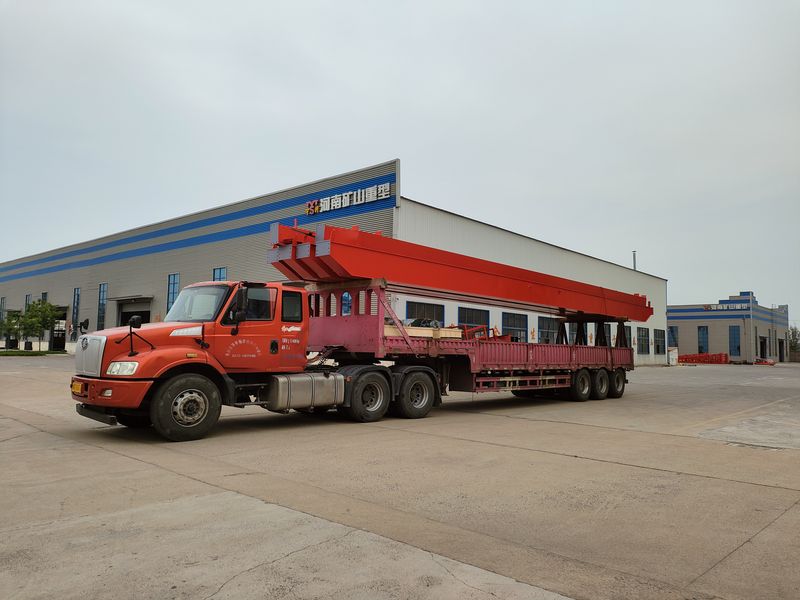 電動(dòng)葫蘆橋式起重機(jī) 3臺(tái) LH5t-17m 制作完成，發(fā)往河南漯河交付客戶使用。