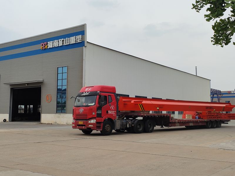 電動(dòng)葫蘆門(mén)式起重機(jī) MHxh10t—20m 制作完成，發(fā)往新疆交付客戶(hù)使用。