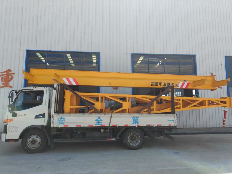 上包下花電動(dòng)葫蘆門(mén)式起重機(jī) MHxh5t-7.35m 制作完成  裝車(chē)發(fā)出