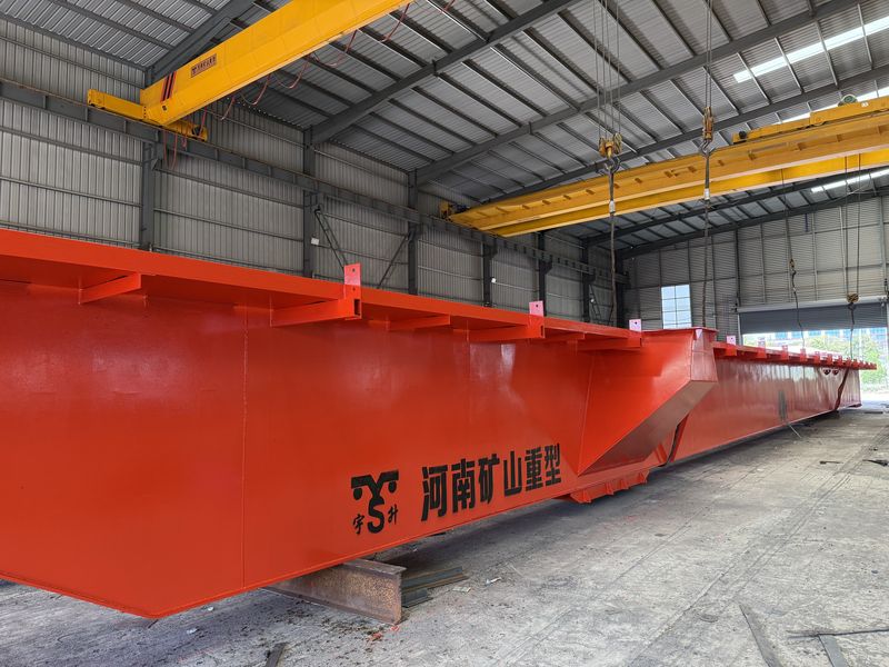 河北邯鄲某鋼鐵貿(mào)易商，2025年已在我公司采購(gòu)四臺(tái)MG通用門(mén)式起重機(jī)，我公司根據(jù)客戶(hù)的實(shí)際使用工況，按需設(shè)計(jì)制作，滿(mǎn)足客戶(hù)的要求。